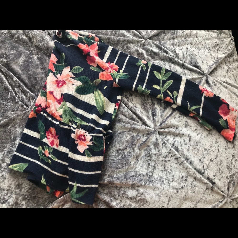 ✨FINAL PRICE DROP✨Melissa Paige Top Size S - Picture 5 of 7